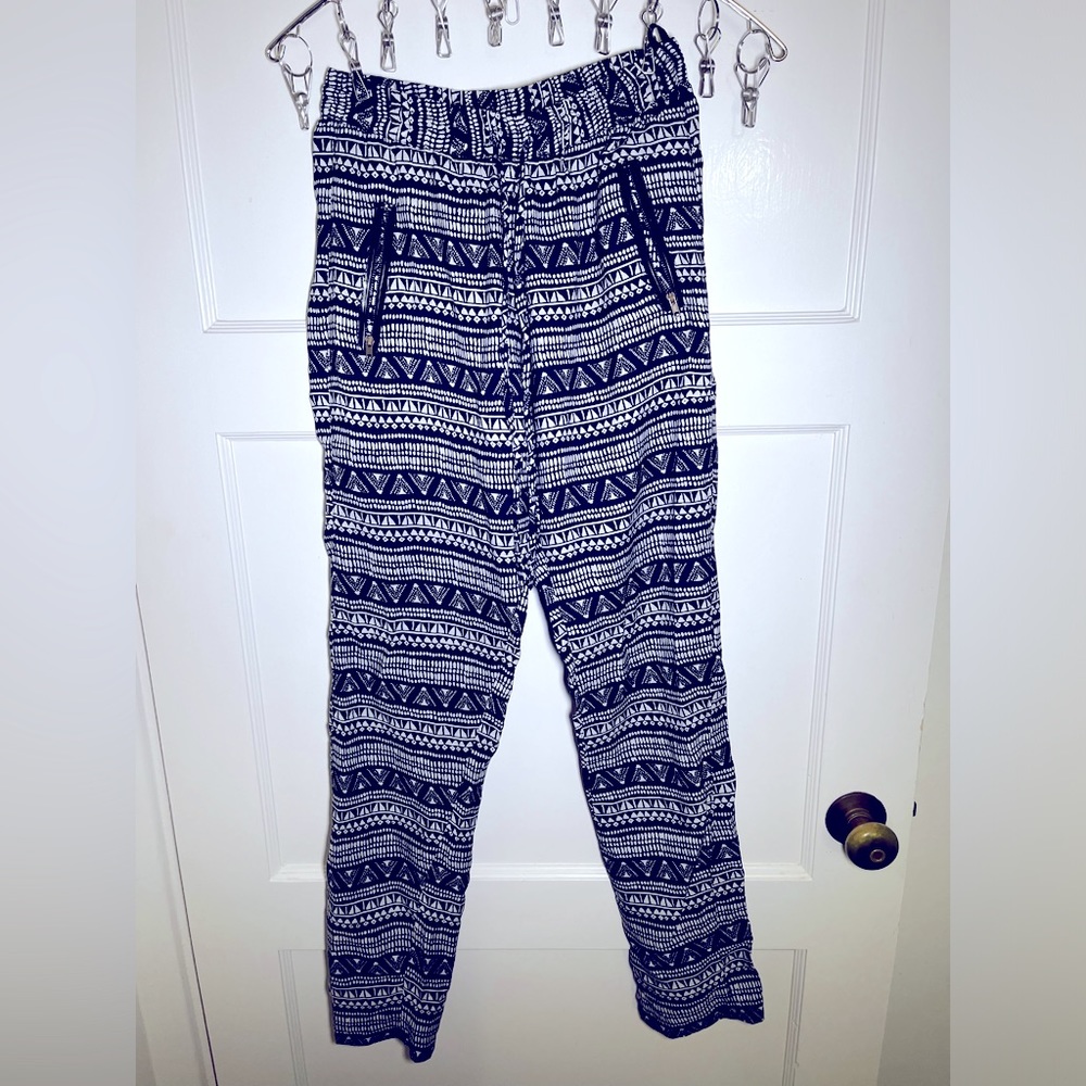 Black and white pant